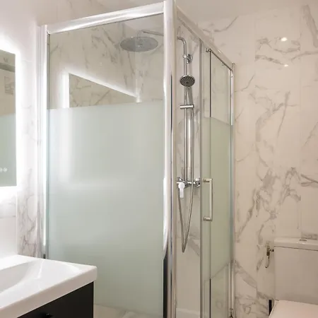 In The Heart Of The Marais With Air Conditioning Apartament