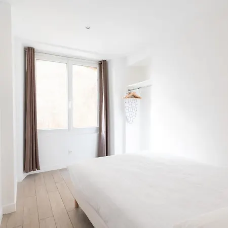 Apartament In The Heart Of The Marais With Air Conditioning