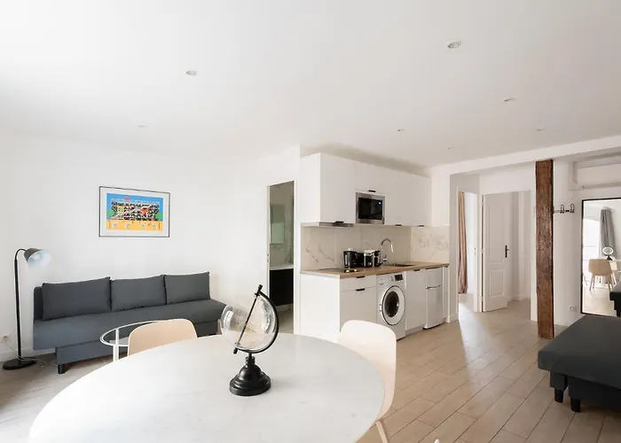 In The Heart Of The Marais With Air Conditioning Parijs